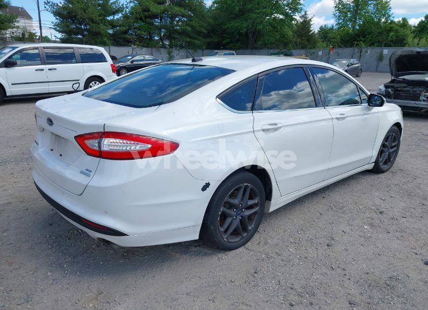 Photo 4 of 2016 Ford Fusion SE (VIN 3FA6P0HD5GR172506)