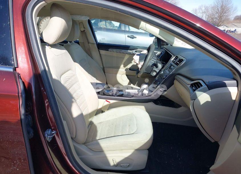 Photo 5 of 2016 Ford Fusion SE (VIN 3FA6P0HD5GR222921)