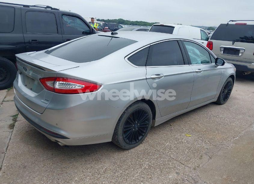 Photo 4 of 2016 Ford Fusion SE (VIN 3FA6P0HD5GR267759)