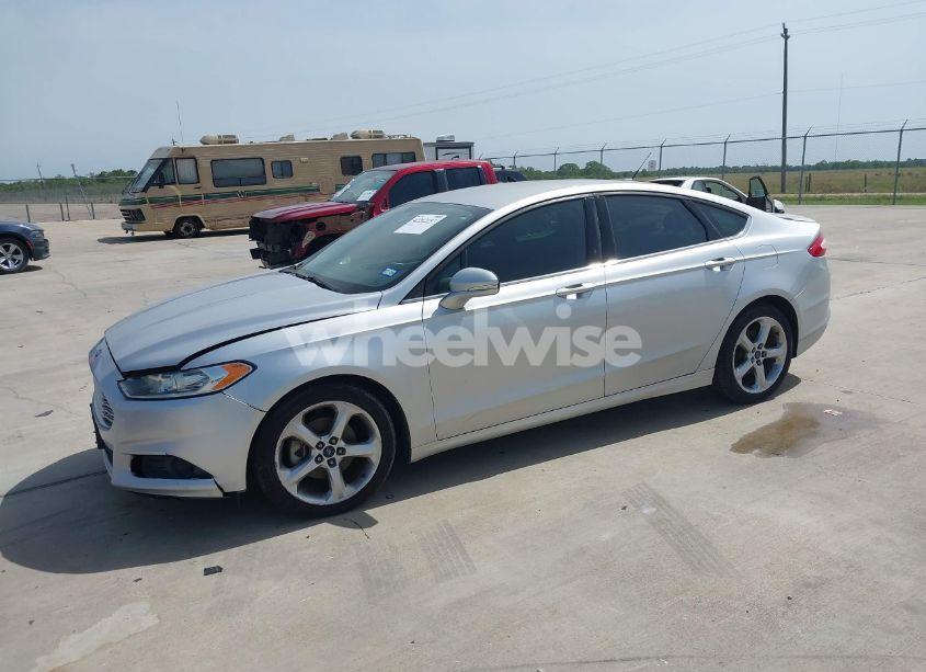 Photo 2 of 2016 Ford Fusion SE (VIN 3FA6P0HD5GR290006)