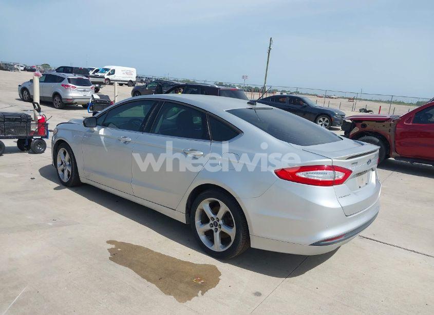 Photo 3 of 2016 Ford Fusion SE (VIN 3FA6P0HD5GR290006)