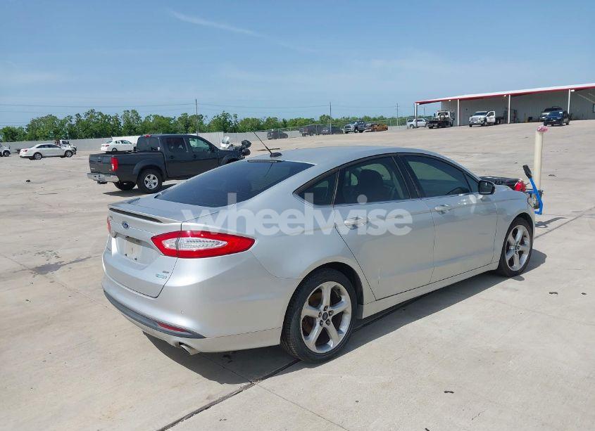 Photo 4 of 2016 Ford Fusion SE (VIN 3FA6P0HD5GR290006)
