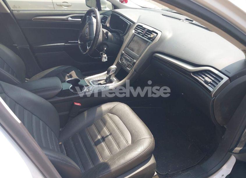 Photo 5 of 2016 Ford Fusion SE (VIN 3FA6P0HD5GR300615)