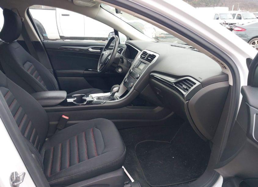 Photo 5 of 2016 Ford Fusion SE (VIN 3FA6P0HD5GR319360)