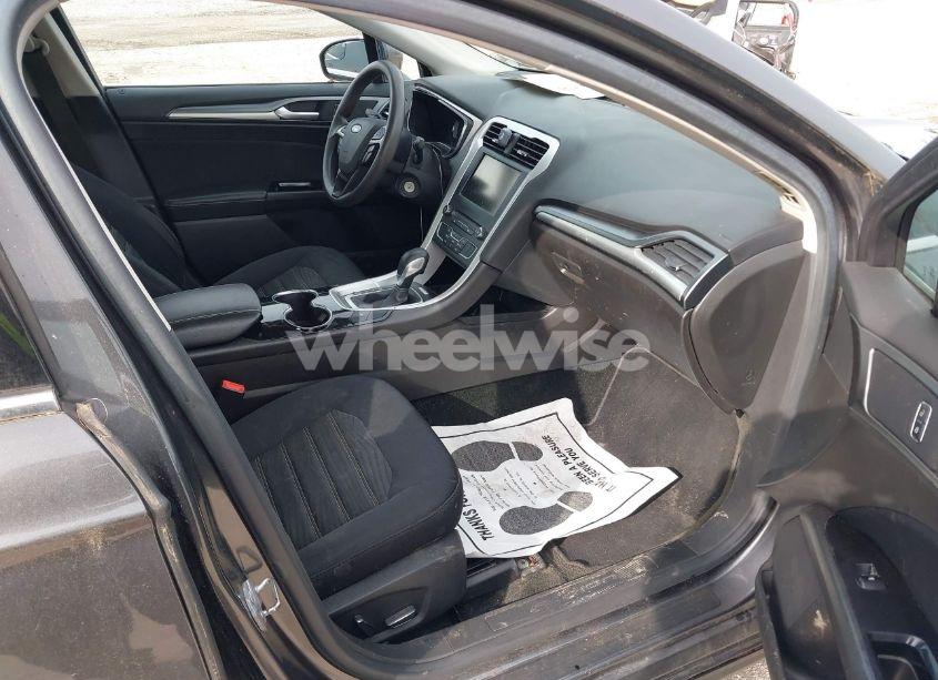 Photo 5 of 2016 Ford Fusion SE (VIN 3FA6P0HD5GR338894)