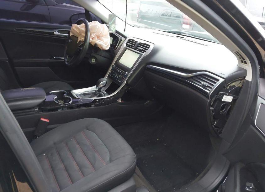 Photo 5 of 2016 Ford Fusion SE (VIN 3FA6P0HD5GR364010)