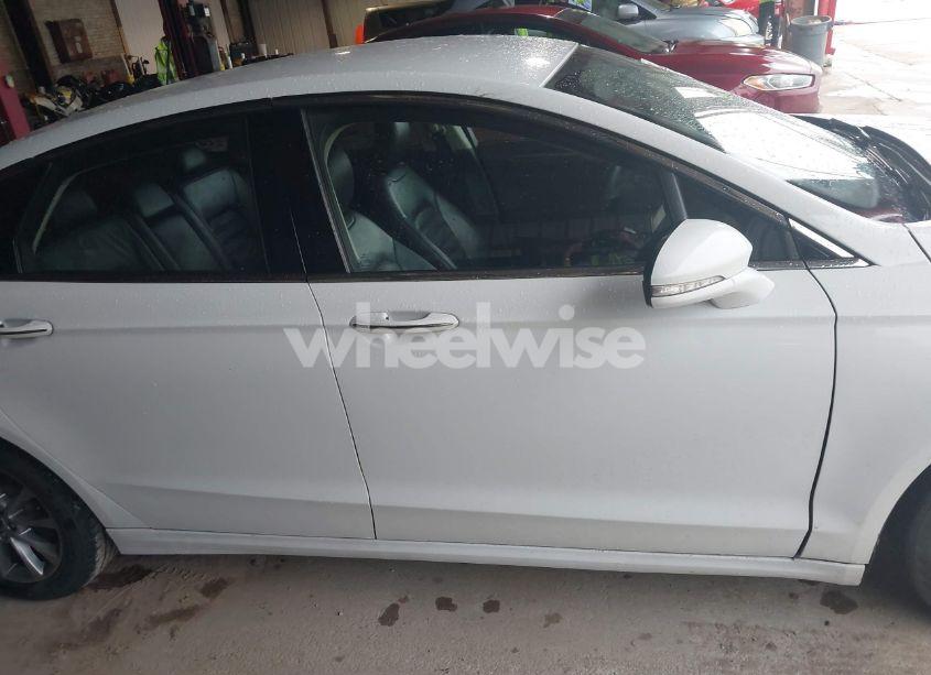 Photo 13 of 2017 Ford Fusion SE (VIN 3FA6P0HD5HR317724)