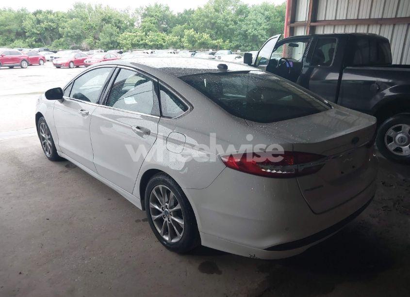 Photo 3 of 2017 Ford Fusion SE (VIN 3FA6P0HD5HR317724)