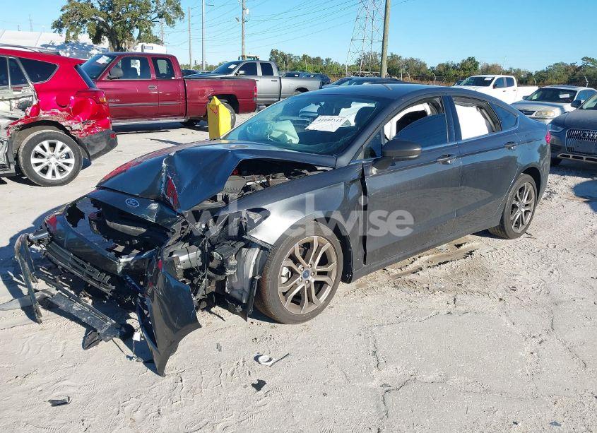 Photo 2 of 2017 Ford Fusion SE (VIN 3FA6P0HD5HR411117)