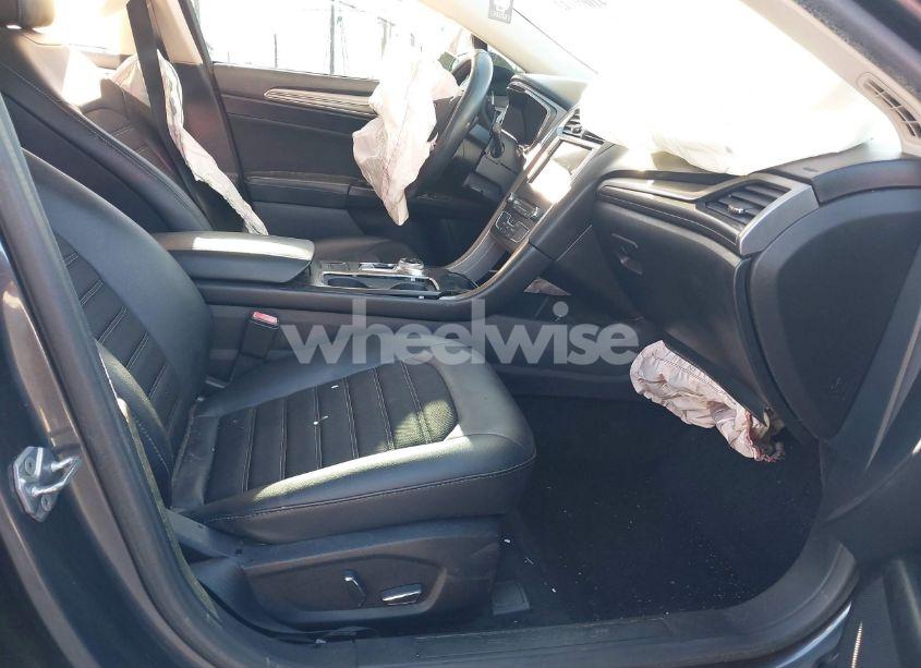 Photo 5 of 2017 Ford Fusion SE (VIN 3FA6P0HD5HR411117)