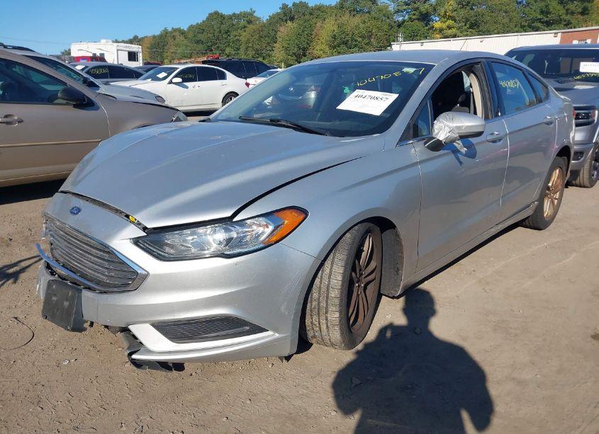 Photo 2 of 2018 Ford Fusion SE (VIN 3FA6P0HD5JR148116)