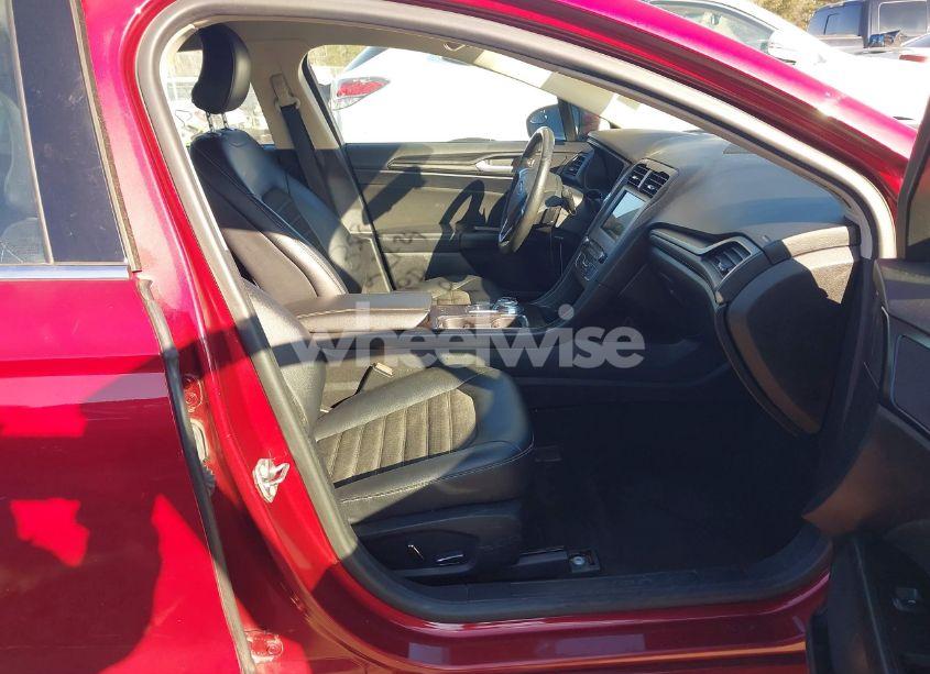 Photo 5 of 2018 Ford Fusion SE (VIN 3FA6P0HD5JR183528)