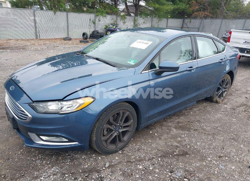 Photo 2 of 2018 Ford Fusion SE (VIN 3FA6P0HD5JR199843)