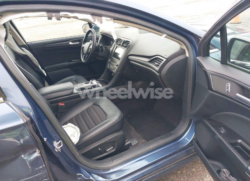 Photo 5 of 2018 Ford Fusion SE (VIN 3FA6P0HD5JR199843)