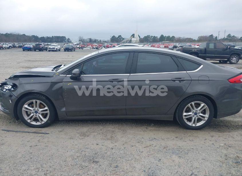 Photo 14 of 2018 Ford Fusion SE (VIN 3FA6P0HD5JR200165)