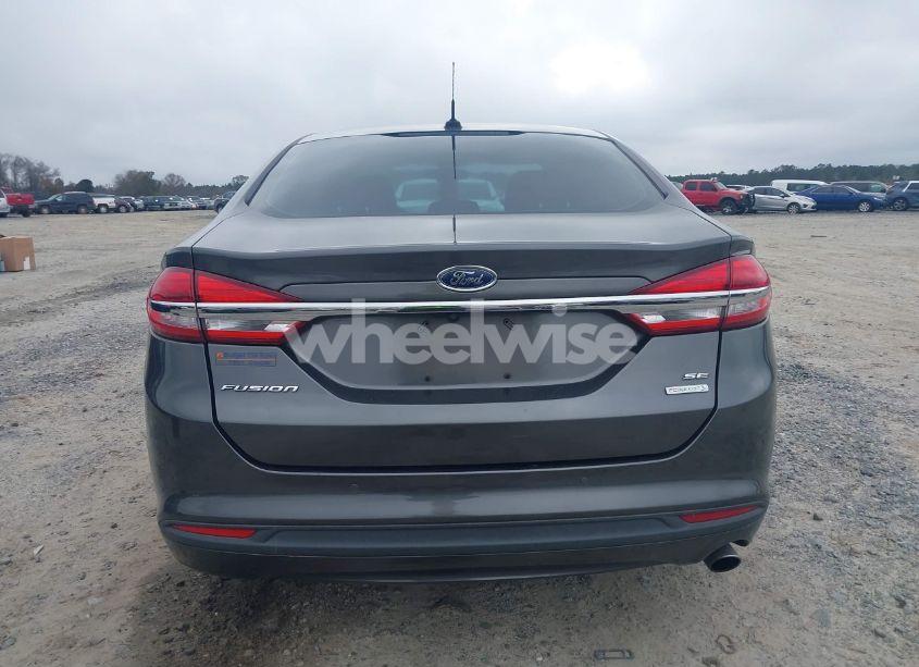 Photo 16 of 2018 Ford Fusion SE (VIN 3FA6P0HD5JR200165)