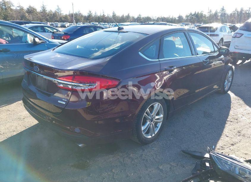 Photo 4 of 2018 Ford Fusion SE (VIN 3FA6P0HD5JR228080)