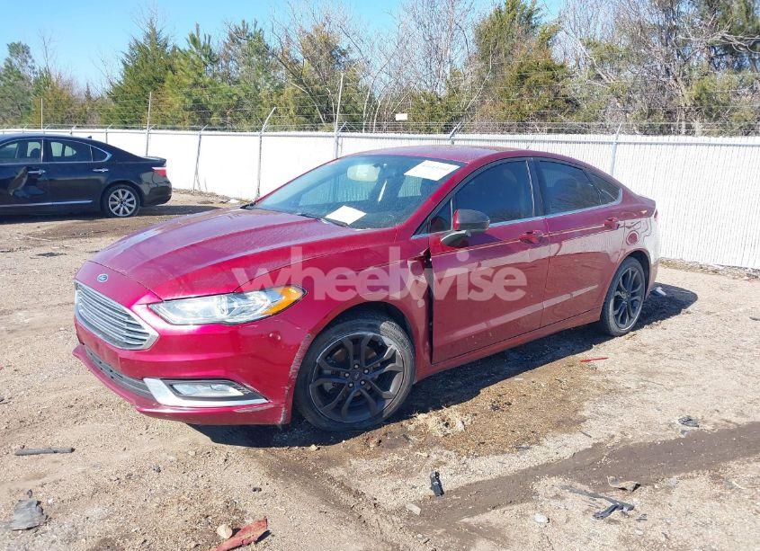Photo 2 of 2018 Ford Fusion SE (VIN 3FA6P0HD5JR229312)