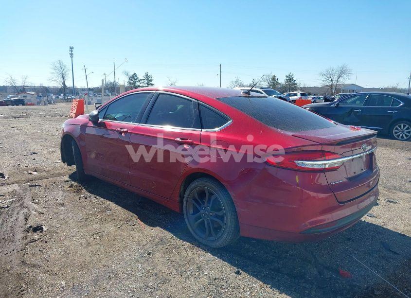 Photo 3 of 2018 Ford Fusion SE (VIN 3FA6P0HD5JR229312)
