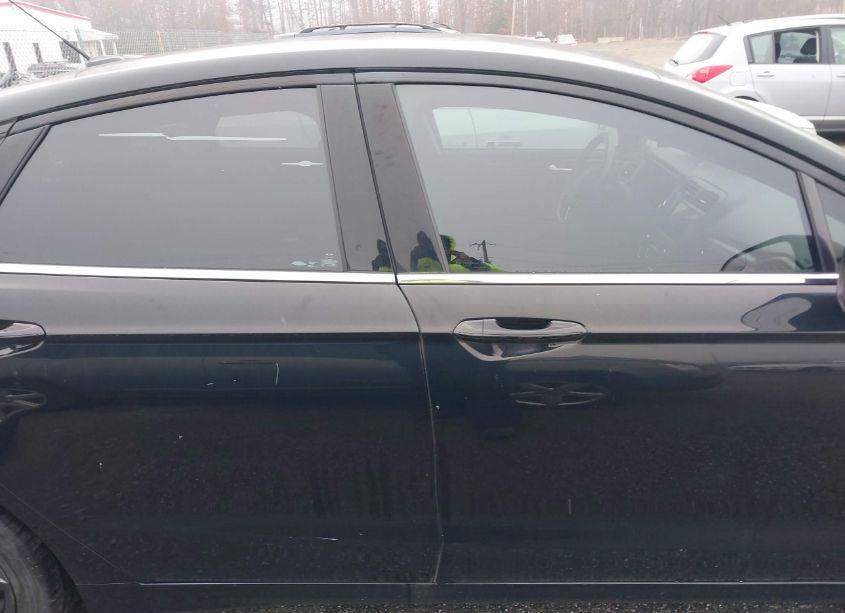 Photo 12 of 2018 Ford Fusion SE (VIN 3FA6P0HD5JR245638)