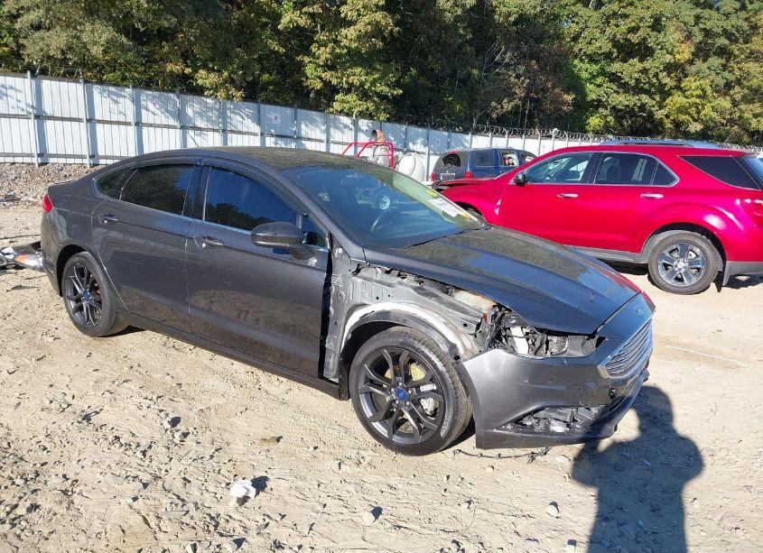 2018 Ford Fusion SE (VIN 3FA6P0HD5JR255408) main photo