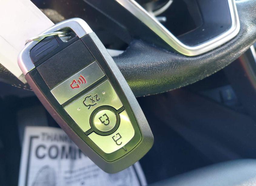 Photo 11 of 2018 Ford Fusion SE (VIN 3FA6P0HD5JR255408)