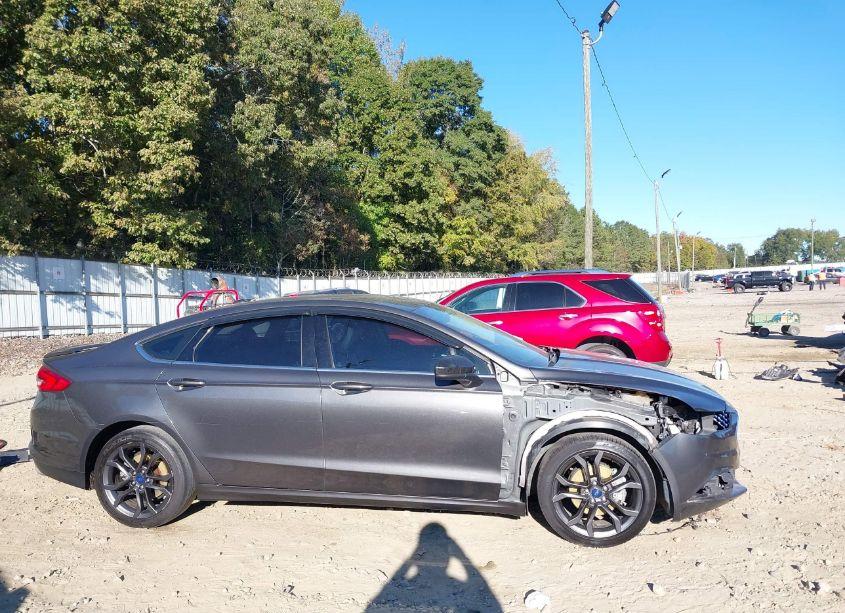 Photo 14 of 2018 Ford Fusion SE (VIN 3FA6P0HD5JR255408)