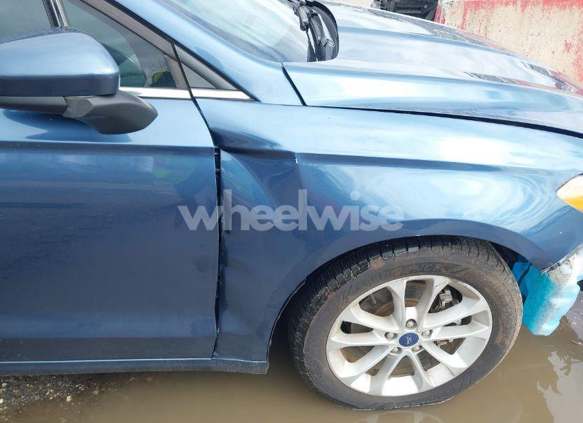 Photo 17 of 2019 Ford Fusion SE (VIN 3FA6P0HD5KR102402)