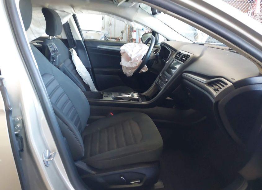 Photo 5 of 2019 Ford Fusion SE (VIN 3FA6P0HD5KR114470)