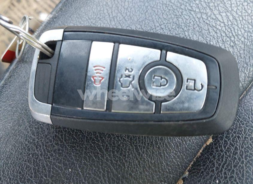 Photo 11 of 2019 Ford Fusion SE (VIN 3FA6P0HD5KR126859)