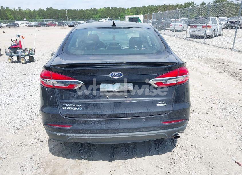 Photo 16 of 2019 Ford Fusion SE (VIN 3FA6P0HD5KR126859)
