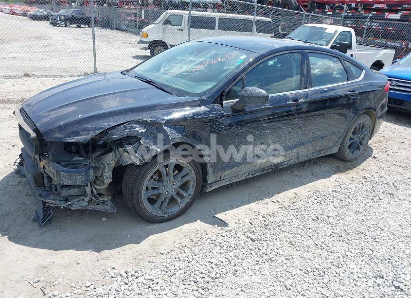 Photo 2 of 2019 Ford Fusion SE (VIN 3FA6P0HD5KR126859)