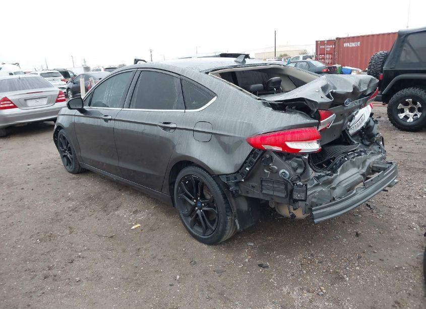 Photo 3 of 2019 Ford Fusion SE (VIN 3FA6P0HD5KR171638)