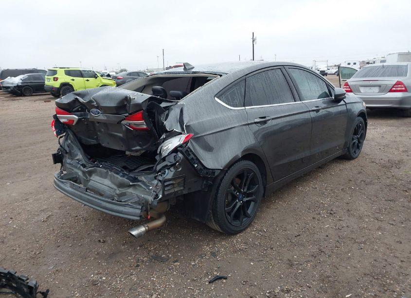 Photo 4 of 2019 Ford Fusion SE (VIN 3FA6P0HD5KR171638)