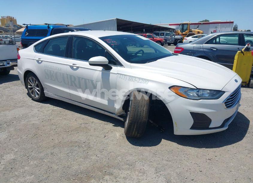 2019 Ford Fusion SE (VIN 3FA6P0HD5KR179335) main photo