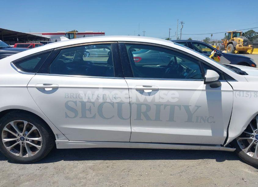 Photo 13 of 2019 Ford Fusion SE (VIN 3FA6P0HD5KR179335)