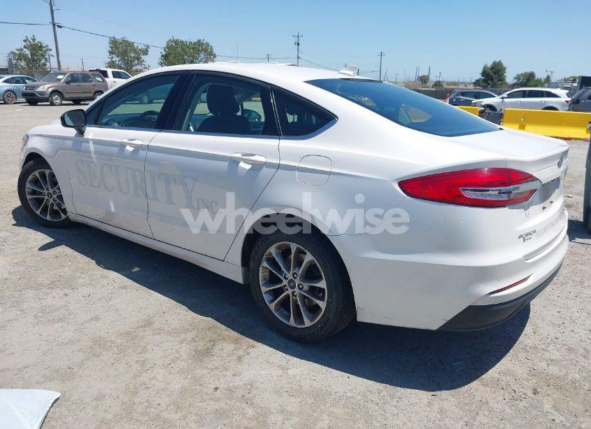 Photo 3 of 2019 Ford Fusion SE (VIN 3FA6P0HD5KR179335)