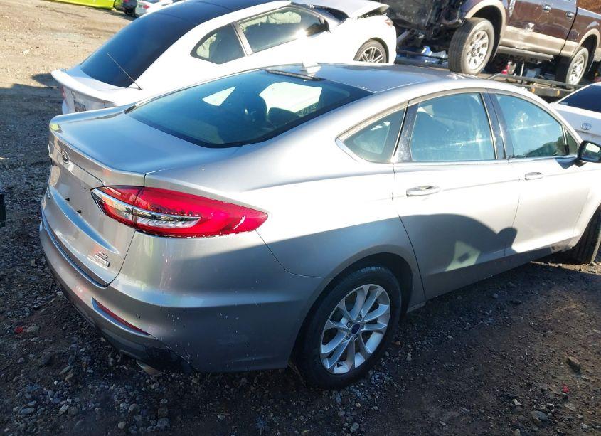 Photo 4 of 2020 Ford Fusion SE (VIN 3FA6P0HD5LR121954)