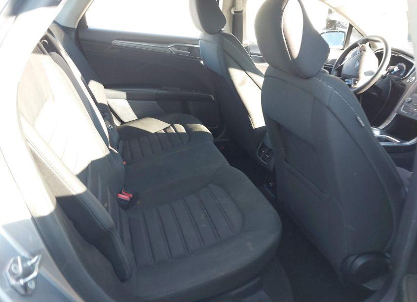 Photo 8 of 2020 Ford Fusion SE (VIN 3FA6P0HD5LR121954)