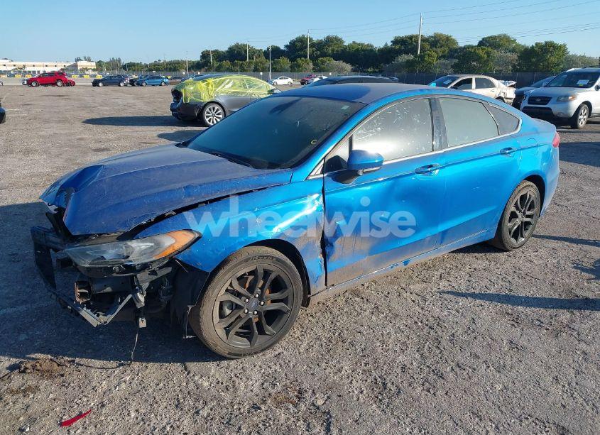 Photo 2 of 2020 Ford Fusion SE (VIN 3FA6P0HD5LR125096)