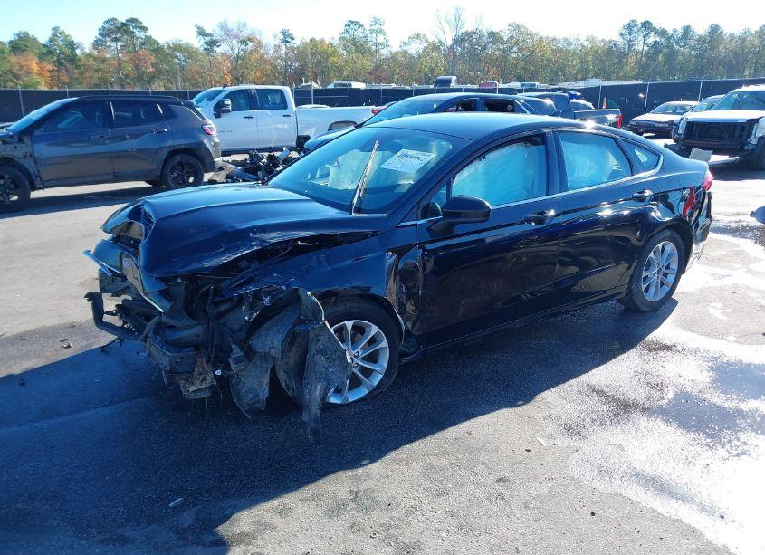 Photo 2 of 2020 Ford Fusion SE (VIN 3FA6P0HD5LR154064)
