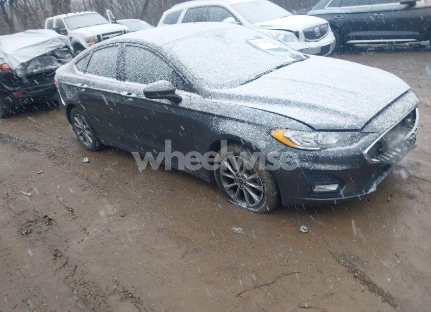 2020 Ford Fusion SE (VIN 3FA6P0HD5LR160933) main photo
