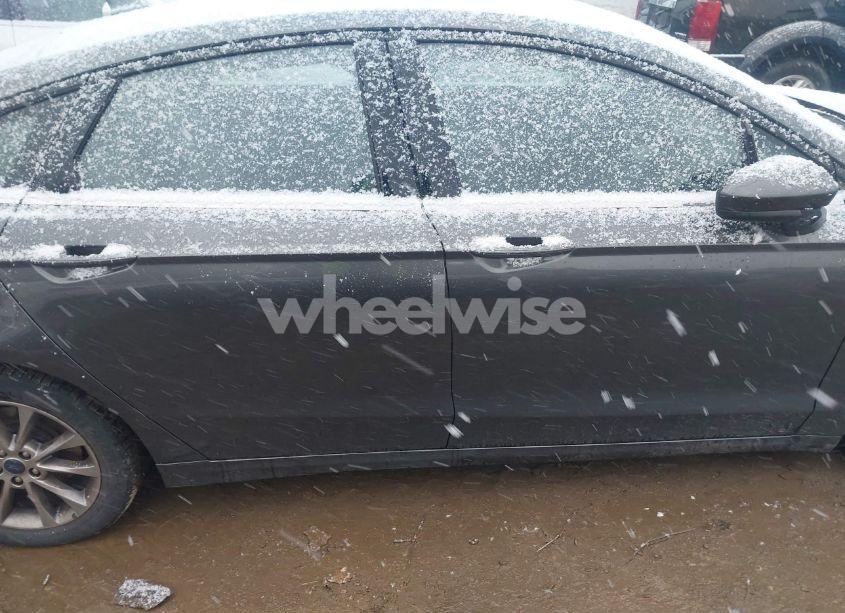 Photo 13 of 2020 Ford Fusion SE (VIN 3FA6P0HD5LR160933)