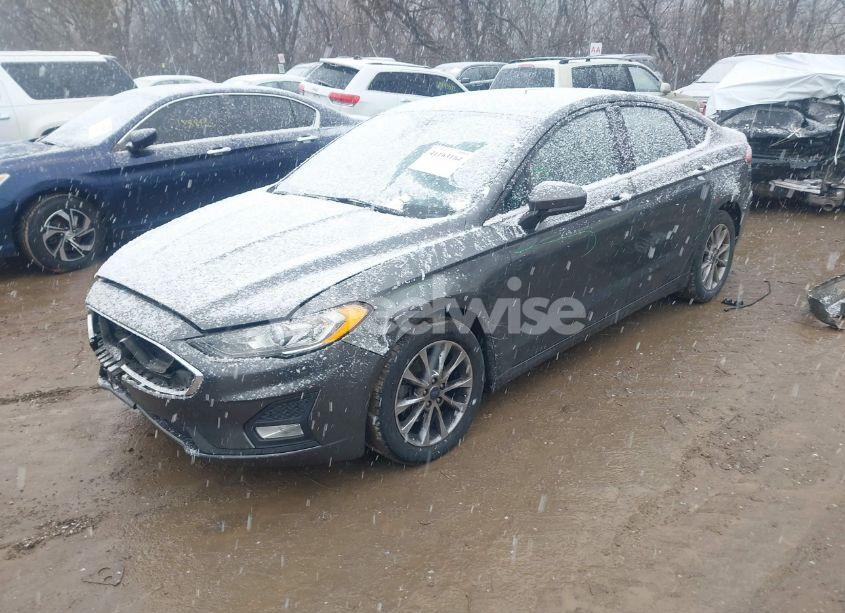 Photo 2 of 2020 Ford Fusion SE (VIN 3FA6P0HD5LR160933)