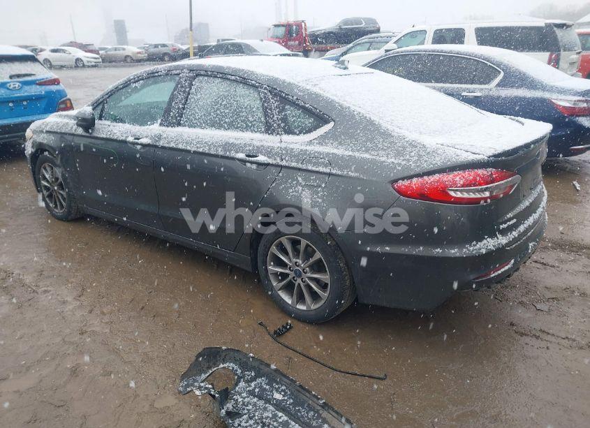 Photo 3 of 2020 Ford Fusion SE (VIN 3FA6P0HD5LR160933)