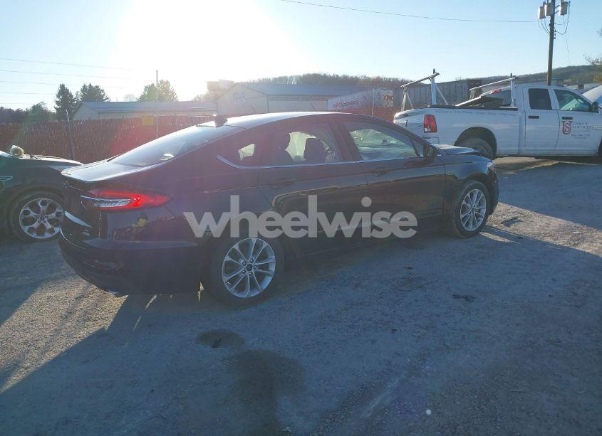 Photo 4 of 2020 Ford Fusion SE (VIN 3FA6P0HD5LR165372)