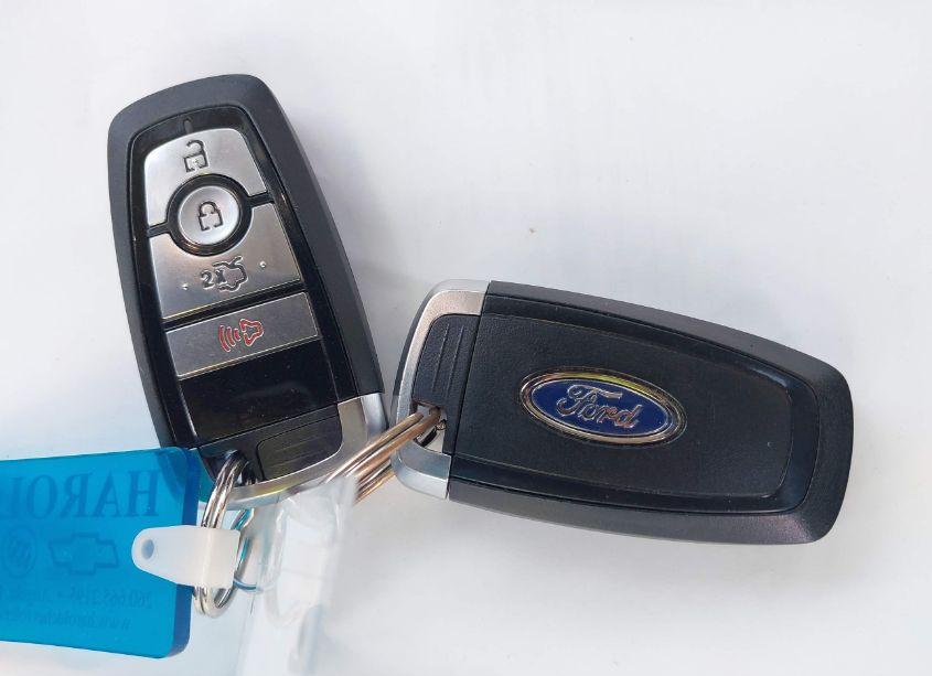 Photo 11 of 2020 Ford Fusion SE (VIN 3FA6P0HD5LR166571)