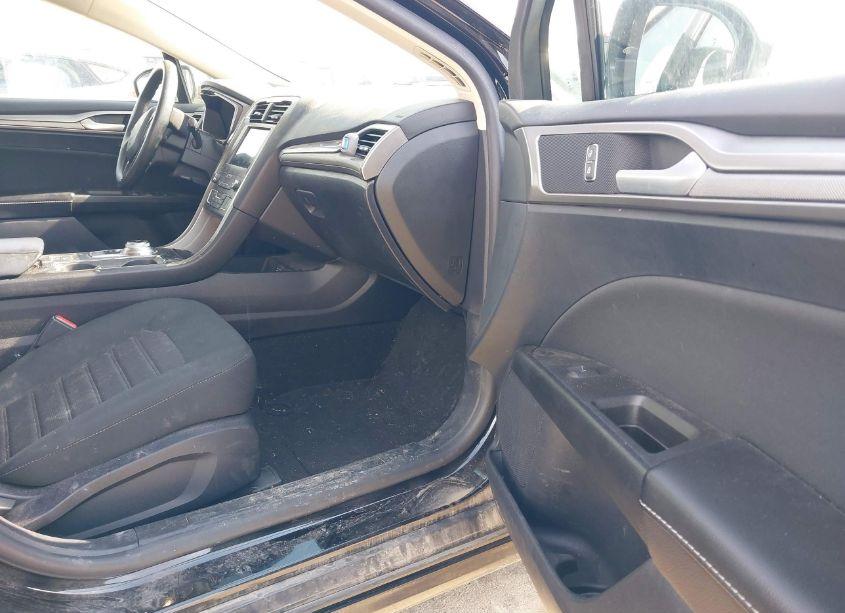 Photo 5 of 2020 Ford Fusion SE (VIN 3FA6P0HD5LR166571)