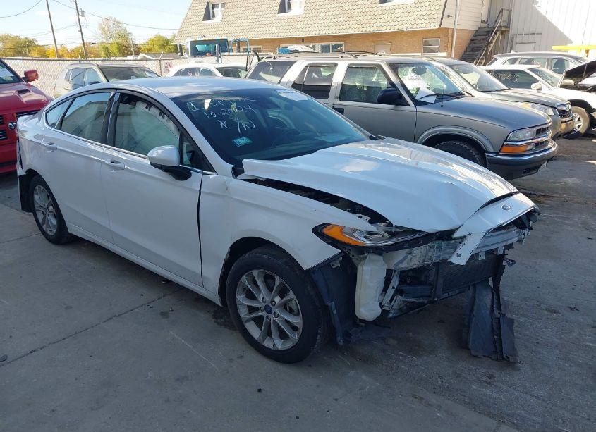 2020 Ford Fusion SE (VIN 3FA6P0HD5LR185749) main photo