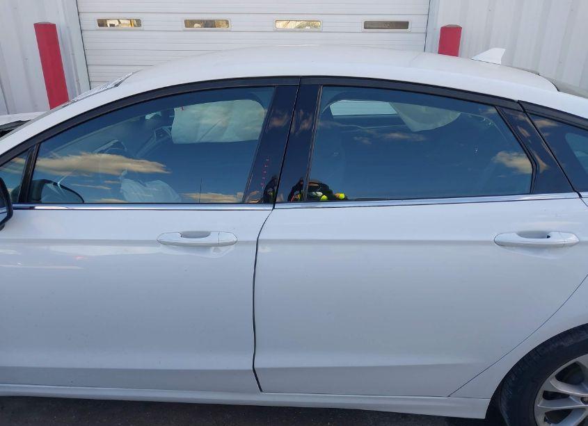 Photo 14 of 2020 Ford Fusion SE (VIN 3FA6P0HD5LR185749)